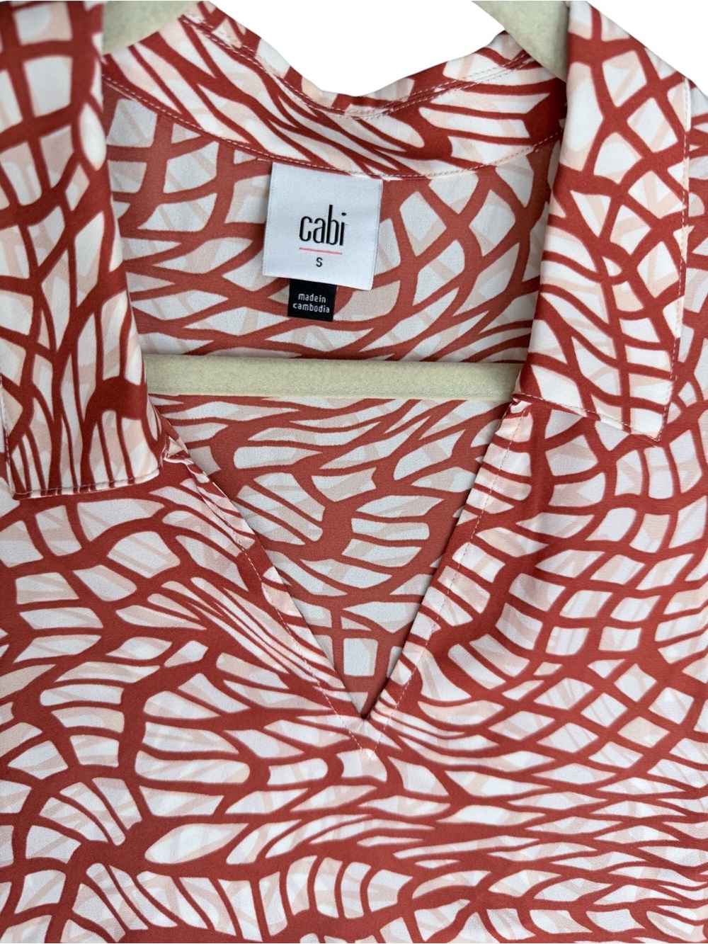 CAbi Sleeveless Collared V-Neck Top in burnt orange and white/cream - Picture 5 of 6
